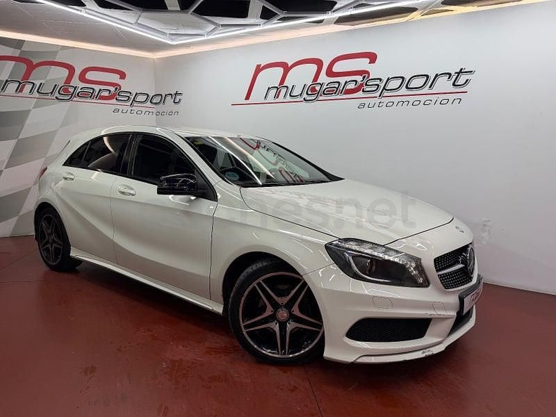 Usado Mercedes A180 AMG line 109 CV (80 kW) 2015 Blanco Berlina
