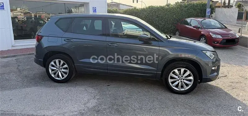 Usado Seat Ateca Ecomotive 115 CV (84 kW) 2017 Gris / plata SUV