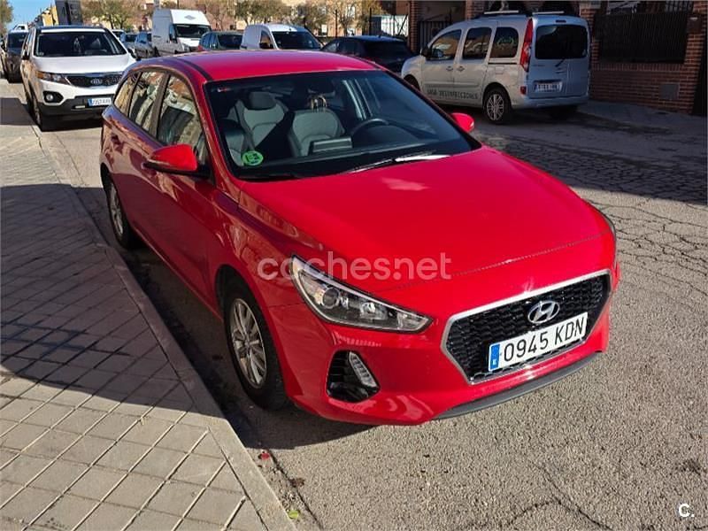 Rojo Usado 2017 Hyundai i30 Familiar | 13.800 € (Precio justo) - Imagen 1/4