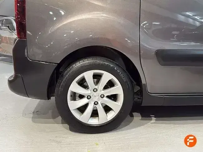 Usado Peugeot Partner Tepee Active 110 CV (80 kW) 2018 Gris Monovolumen