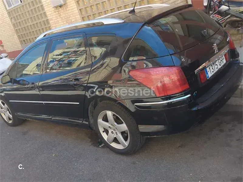 Usado Peugeot 407 136 CV (100 kW) 2008 Negro Familiar