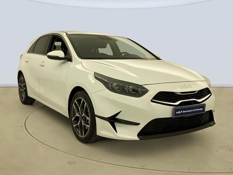 Usado Kia Ceed 100 CV (73 kW) 2022 Blanco Utilitario