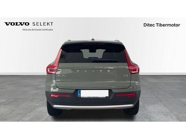 Usado Volvo XC40 Core 163 CV (119 kW) 2025 Verde SUV