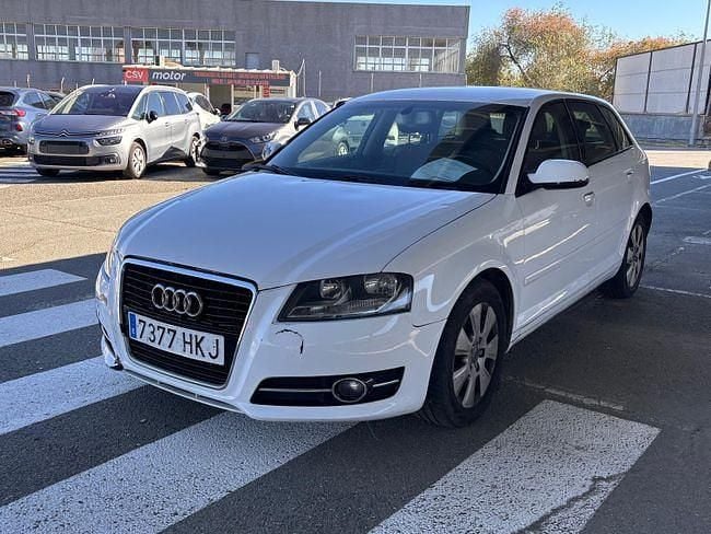 Usado Audi A3 Sportback Ambiente 125 CV (91 kW) 2012 Blanco Utilitario