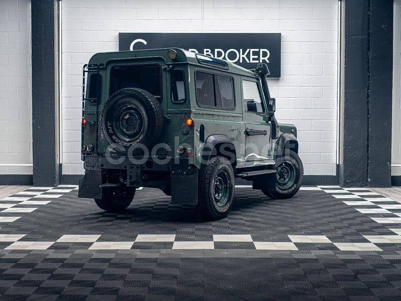 Usado Land Rover Defender 122 HP (89 kW) 2011 Verde SUV