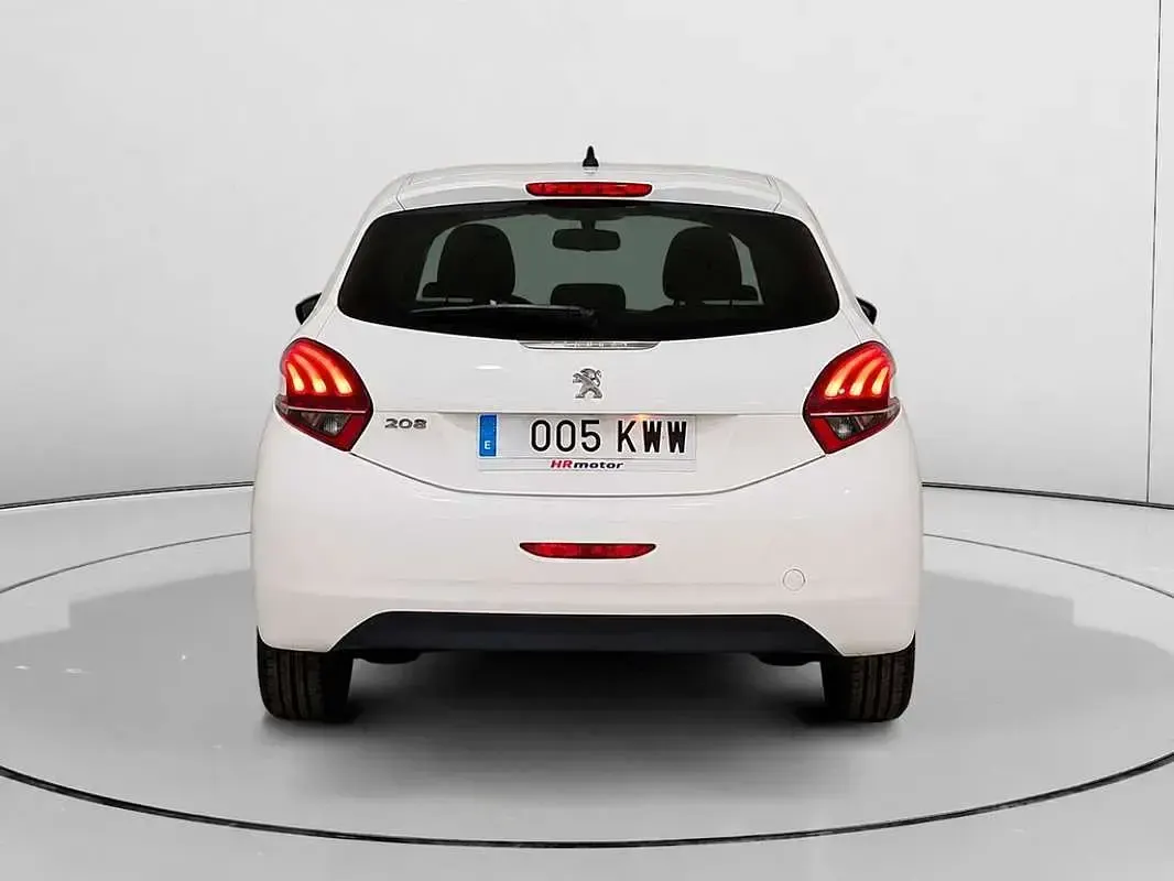Usado Peugeot 208 Active 83 CV (61 kW) 2019 Blanco Utilitario