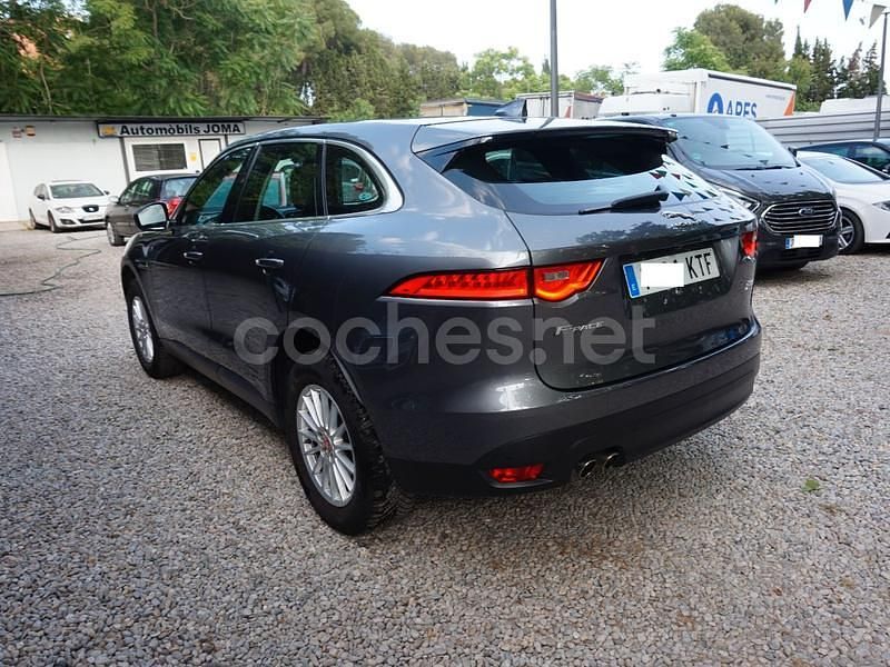 Usado Jaguar F-Pace Prestige 180 CV (132 kW) 2019 Gris / plata SUV