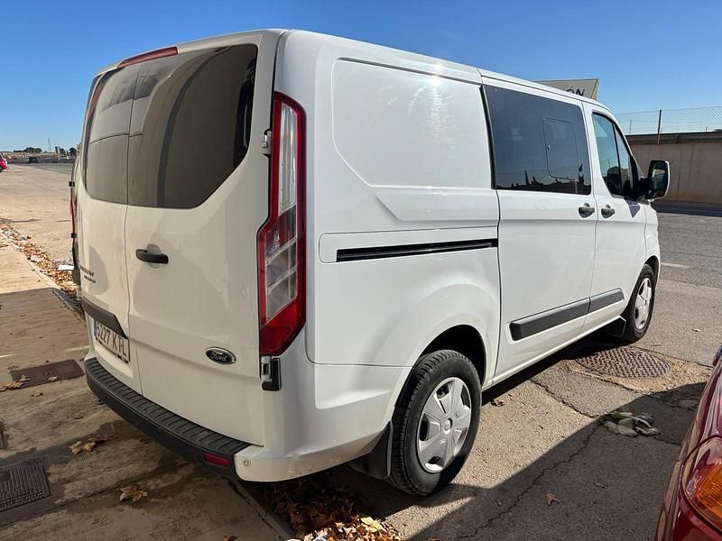 Usado Ford Transit Custom Ambiente 130 CV (95 kW) 2019 Blanco Familiar