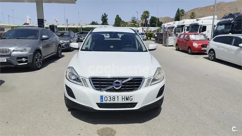 Usado Volvo XC60 Momentum 136 CV (100 kW) 2012 Blanco SUV