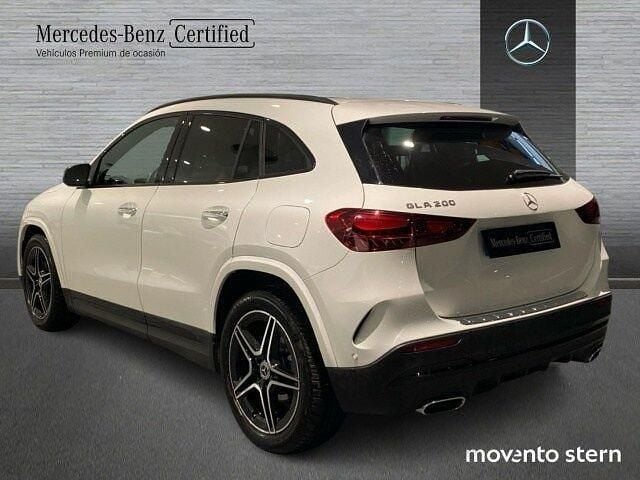 Usado Mercedes GLA200 AMG line 163 CV (119 kW) 2025 Blanco polar SUV