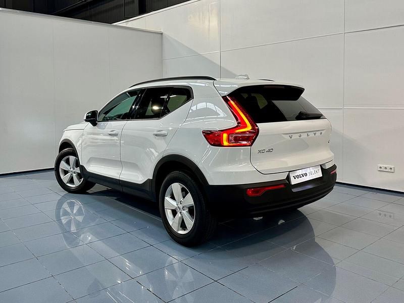 Usado Volvo XC40 Momentum 129 CV (94 kW) 2020 Blanco SUV