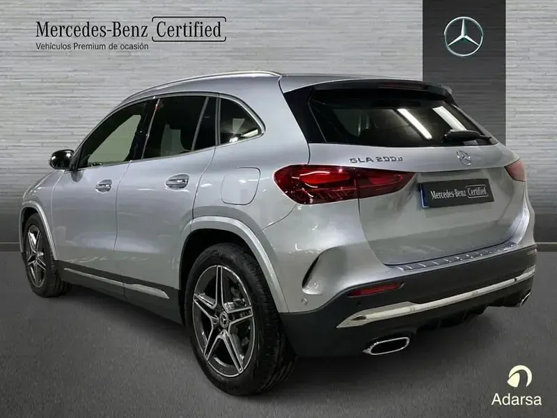 Käytetty Mercedes GLA200 AMG line 150 HP (110 kW) 2025 Hopea Katumaasturi