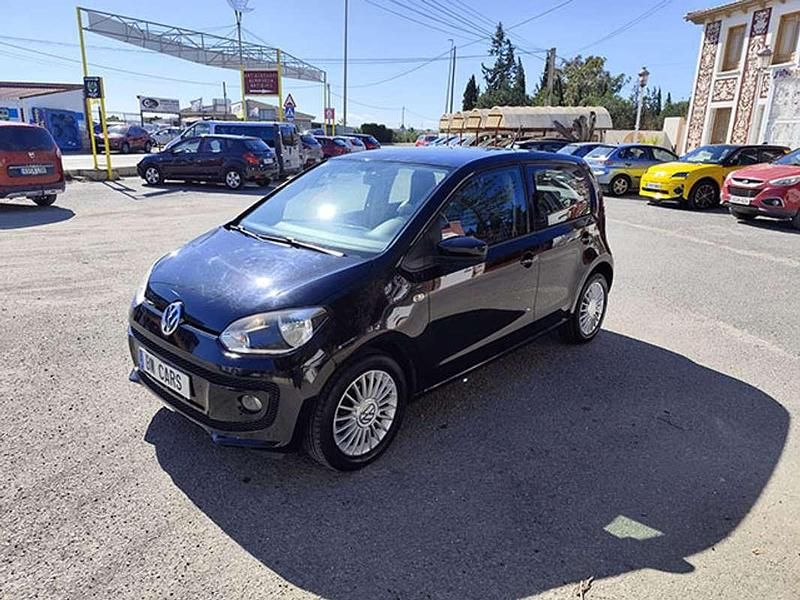 Usado VW up! Highline 60 CV (44 kW) 2016 Negro Utilitario