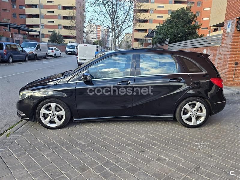 Negro Usado 2013 Mercedes B180 Monovolumen | 6300 € (Super precio) - Imagen 1/4