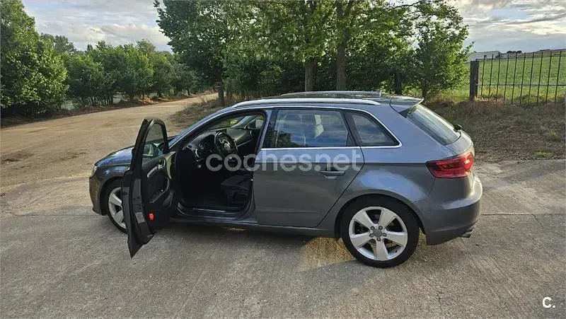 Usado Audi A3 Attraction 150 CV (110 kW) 2013 Gris / plata Berlina