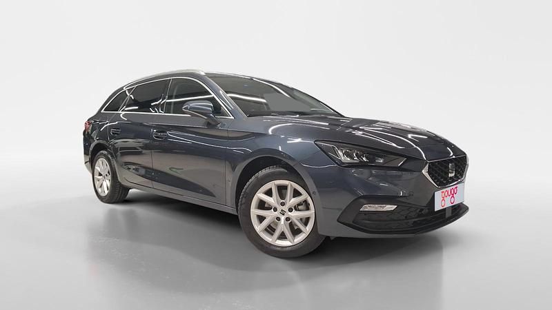 Usado Seat Leon Style 150 CV (110 kW) 2025 Gris / plata Berlina