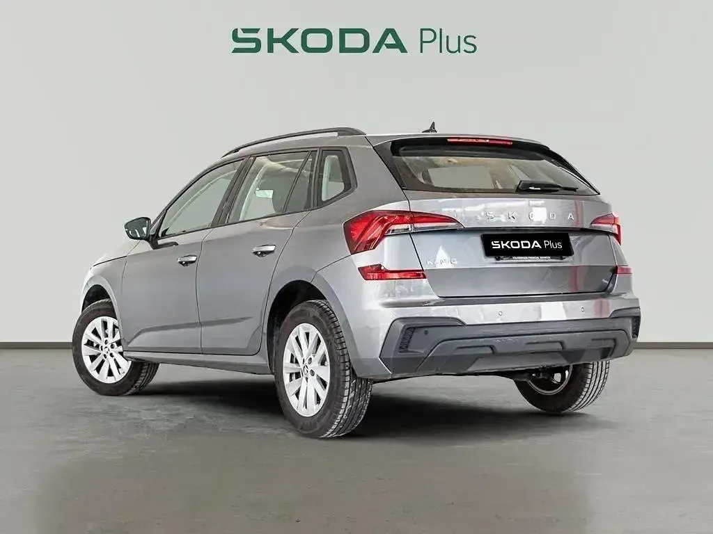 Usado Skoda Kamiq Essence 95 CV (69 kW) 2024 Gris SUV