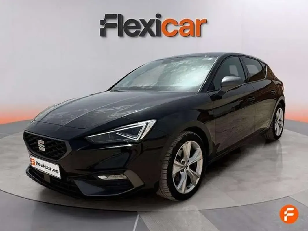 Usado Seat Leon FR 150 CV (110 kW) 2025 Negro Familiar