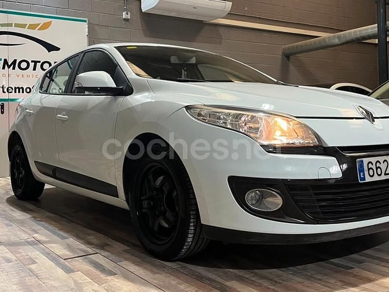 Blanco Usado 2013 Renault Mégane III Expression Berlina | 7499 € (Precio justo) - Imagen 1/4