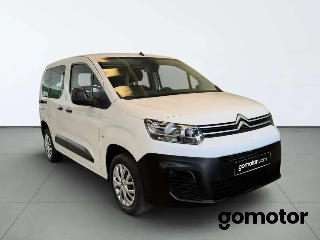 Usado Citroën Berlingo Live 102 CV (75 kW) 2023 Blanco Monovolumen