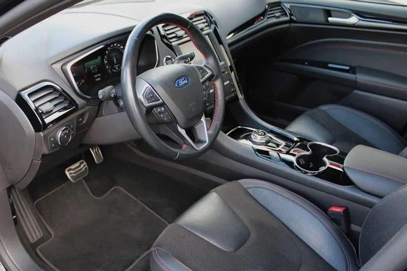 Usado Ford Mondeo ST-Line 193 CV (141 kW) 2021 Azul Familiar