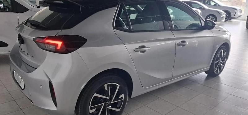 Nuevo Opel Corsa 101 CV (74 kW) 2026 Kristall silver Utilitario