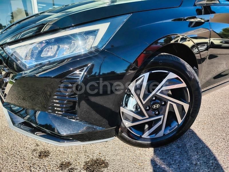 Nuevo Hyundai i20 100 CV (73 kW) 2025 Negro Berlina