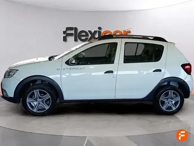 Usado Dacia Sandero Essentiel 90 CV (66 kW) 2020 Blanco