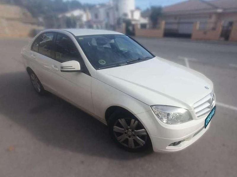Usado Mercedes C220 170 CV (125 kW) 2011 Blanco Berlina