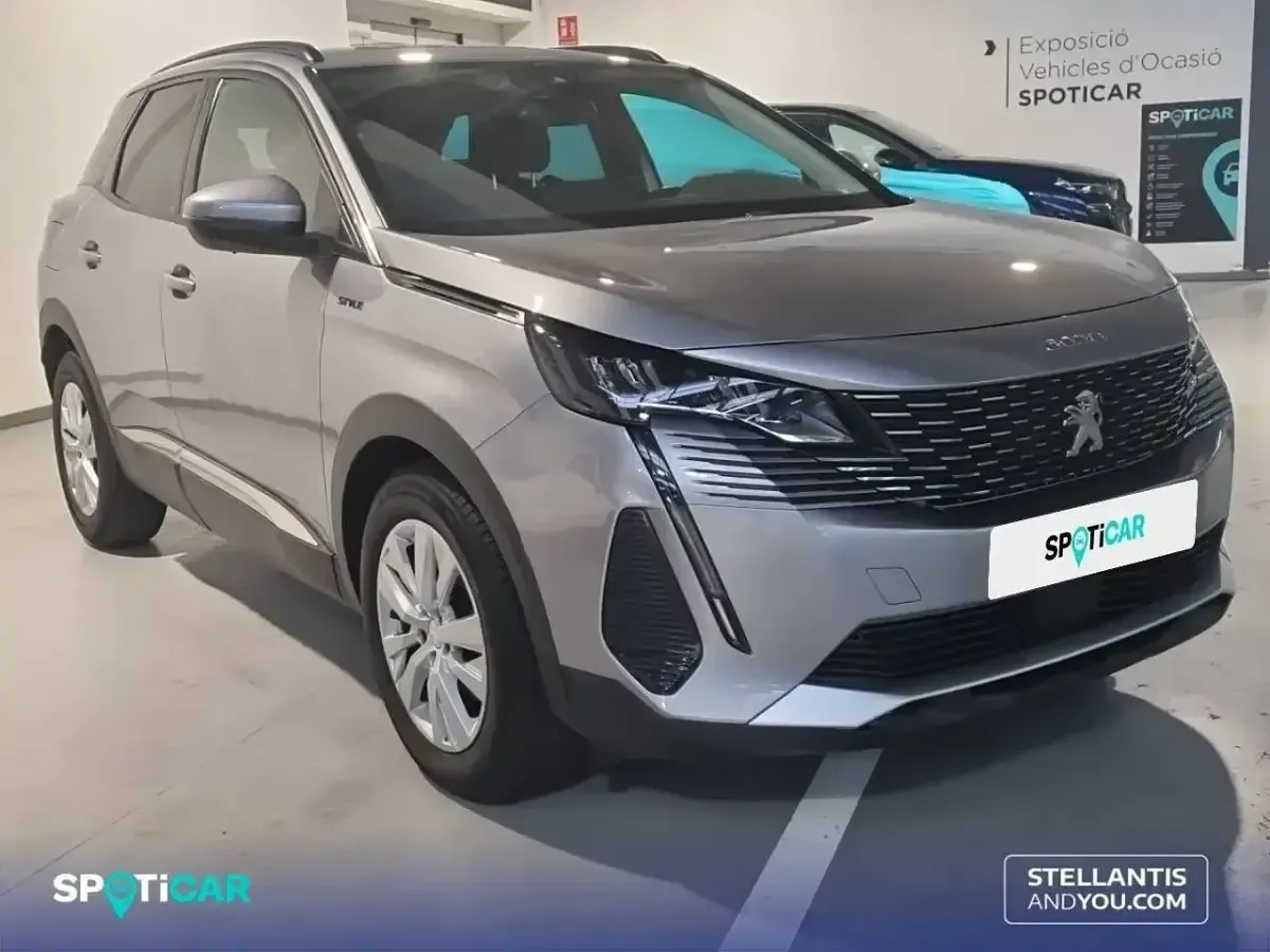 Usado Peugeot 3008 Style 131 HP (96 kW) 2021 Cinzento SUV