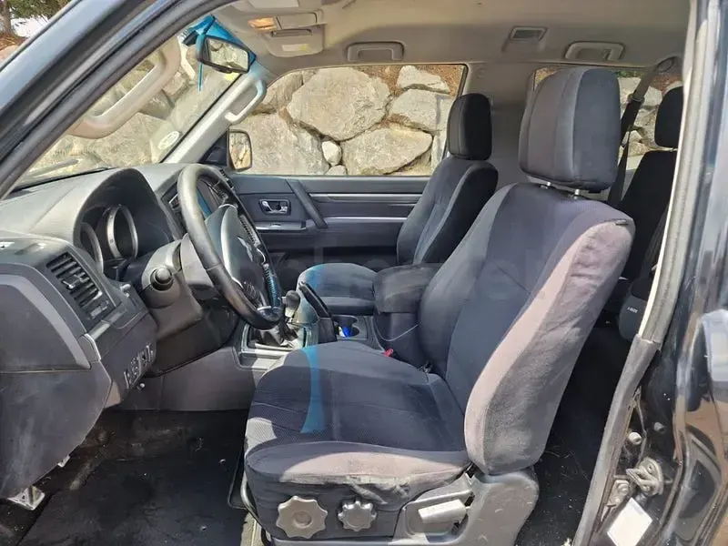 Usado Mitsubishi Montero Intense 160 CV (117 kW) 2007 Negro SUV