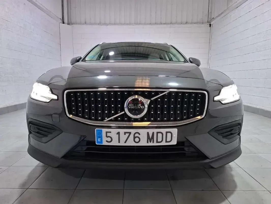 Usado Volvo V60 CC Core 197 CV (144 kW) 2022 Marrón Familiar