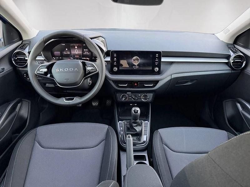 Nuevo Skoda Fabia Selection 95 CV (69 kW) 2025 Rojo Berlina