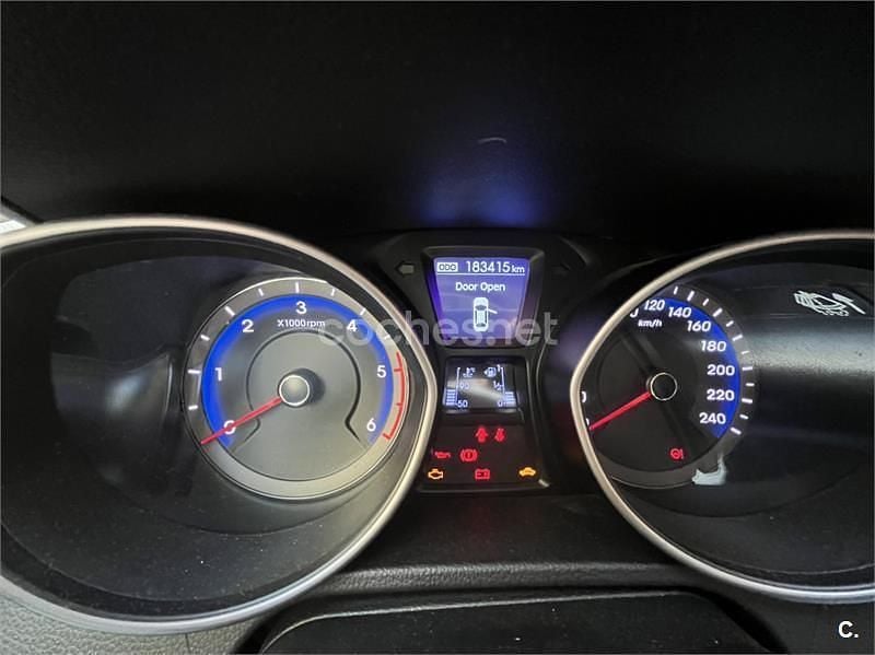 Usado Hyundai i30 90 CV (66 kW) 2013 Blanco Berlina