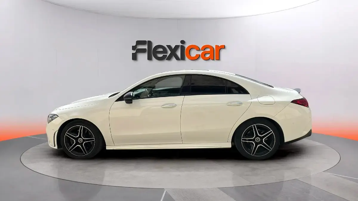 Usado Mercedes CLA200 163 CV (119 kW) 2023 Blanco Coupe