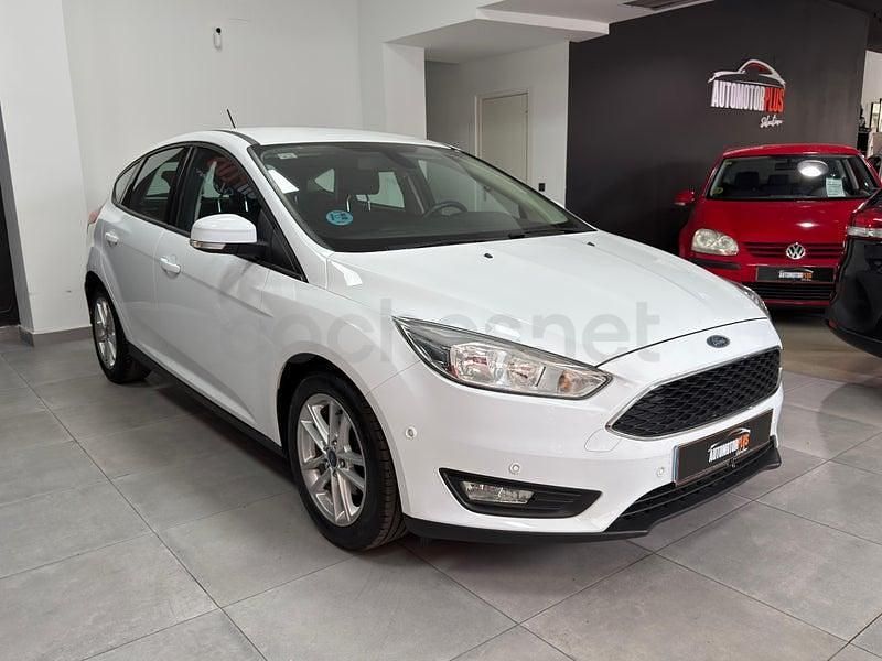 Usado Ford Focus Active 125 CV (91 kW) 2018 Blanco Berlina