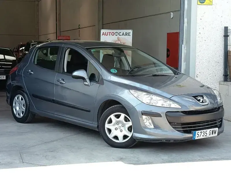 Usado Peugeot 308 120 CV (88 kW) 2010 Gris / plata Berlina