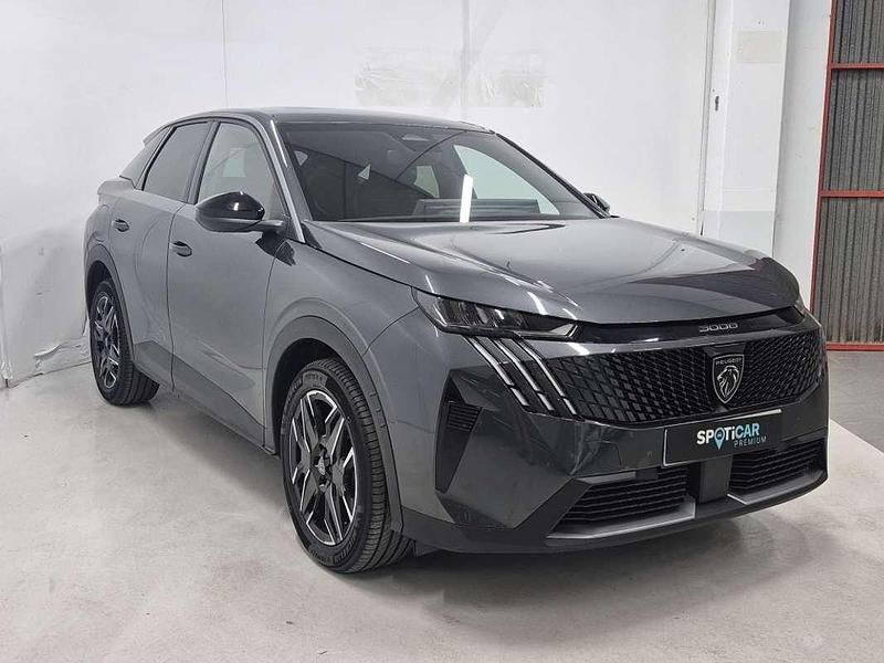 Usado Peugeot 3008 Allure 145 CV (106 kW) 2025 Gris SUV