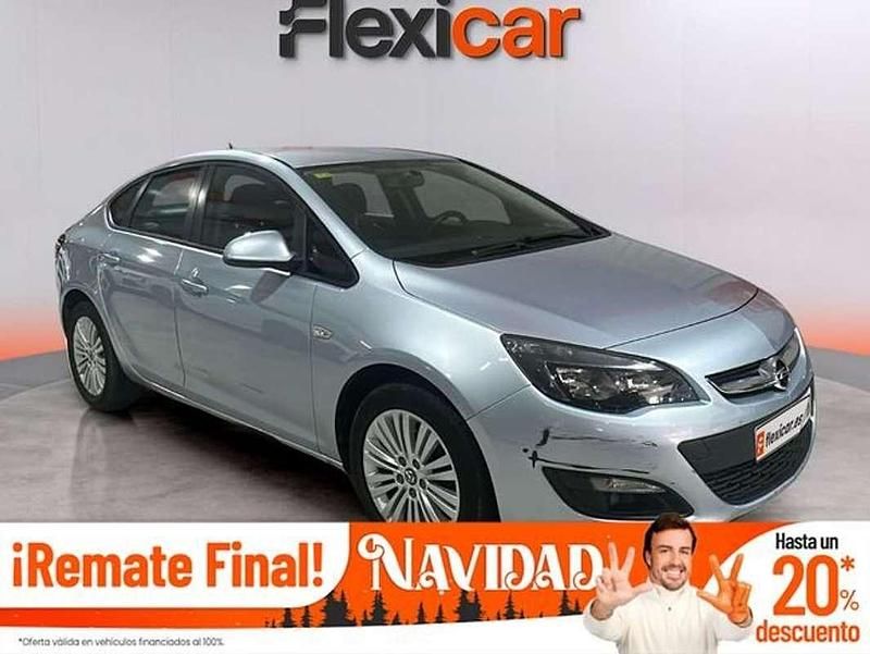 Gris Usado 2015 Opel Astra Excellence Utilitario | 7990 € (Buen precio) - Imagen 1/4