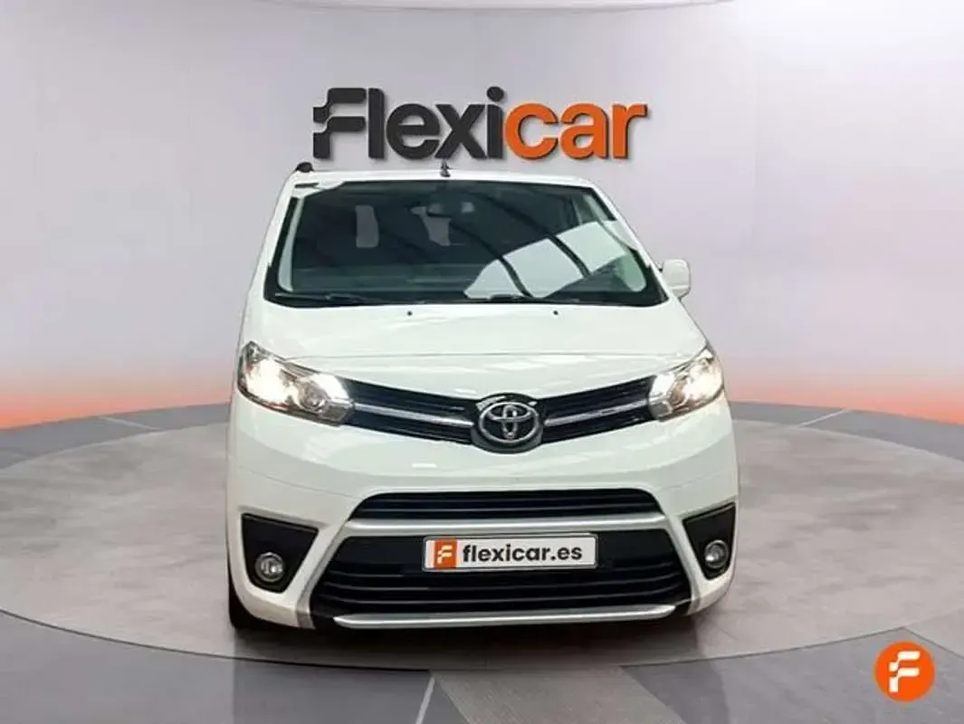 Usado Toyota Proace Advance 120 CV (88 kW) 2022 Blanco Monovolumen