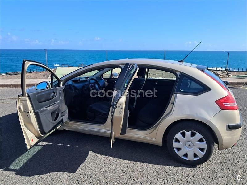 Usado Citroën C4 90 CV (66 kW) 2005 Beige Berlina