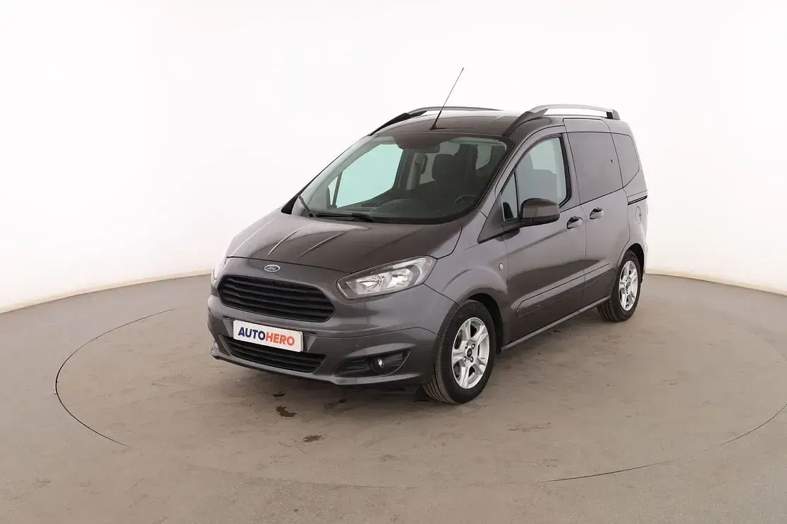 Usado Ford Tourneo Courier Trend 100 CV (73 kW) 2017 Monovolumen