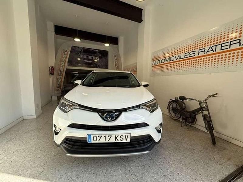 Usado Toyota RAV4 Hybrid Advance 199 CV (146 kW) 2019 Blanco SUV