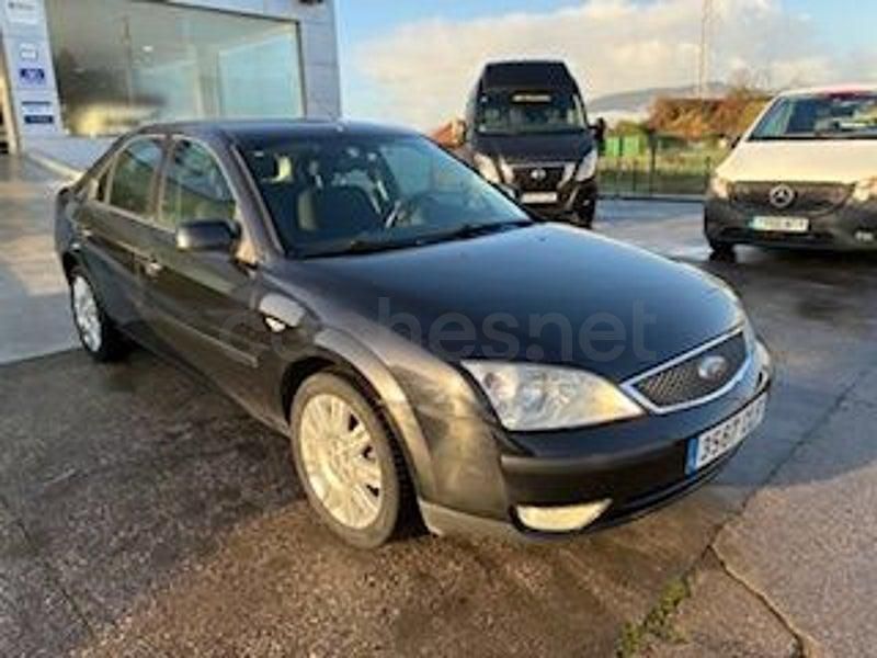 Usado Ford Mondeo Trend 130 CV (95 kW) 2003 Negro Berlina