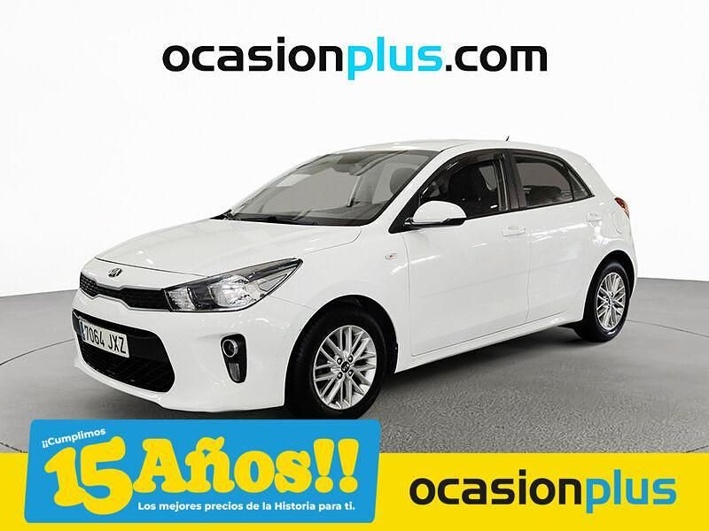 Blanco Usado 2017 Kia Rio Berlina | 9200 € (Precio justo) - Imagen 1/4