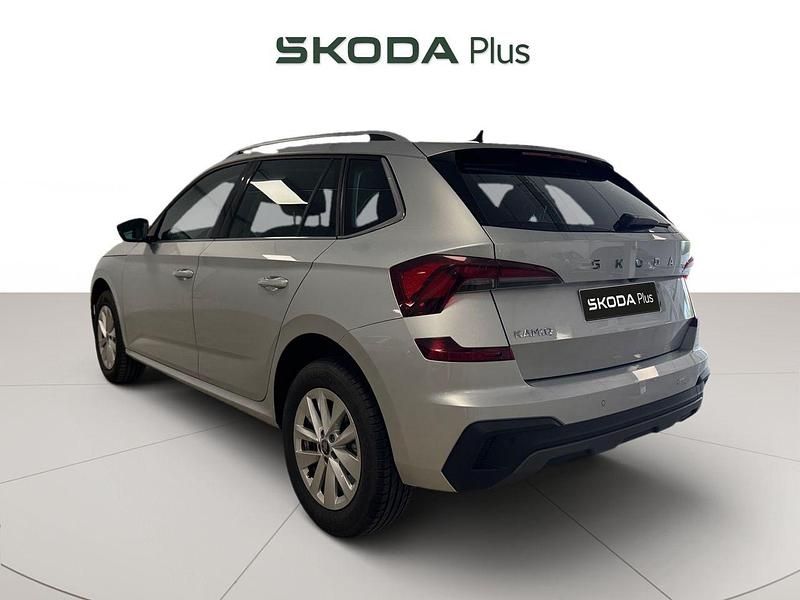 Usado Skoda Kamiq Selection 115 CV (84 kW) 2025 Gris SUV
