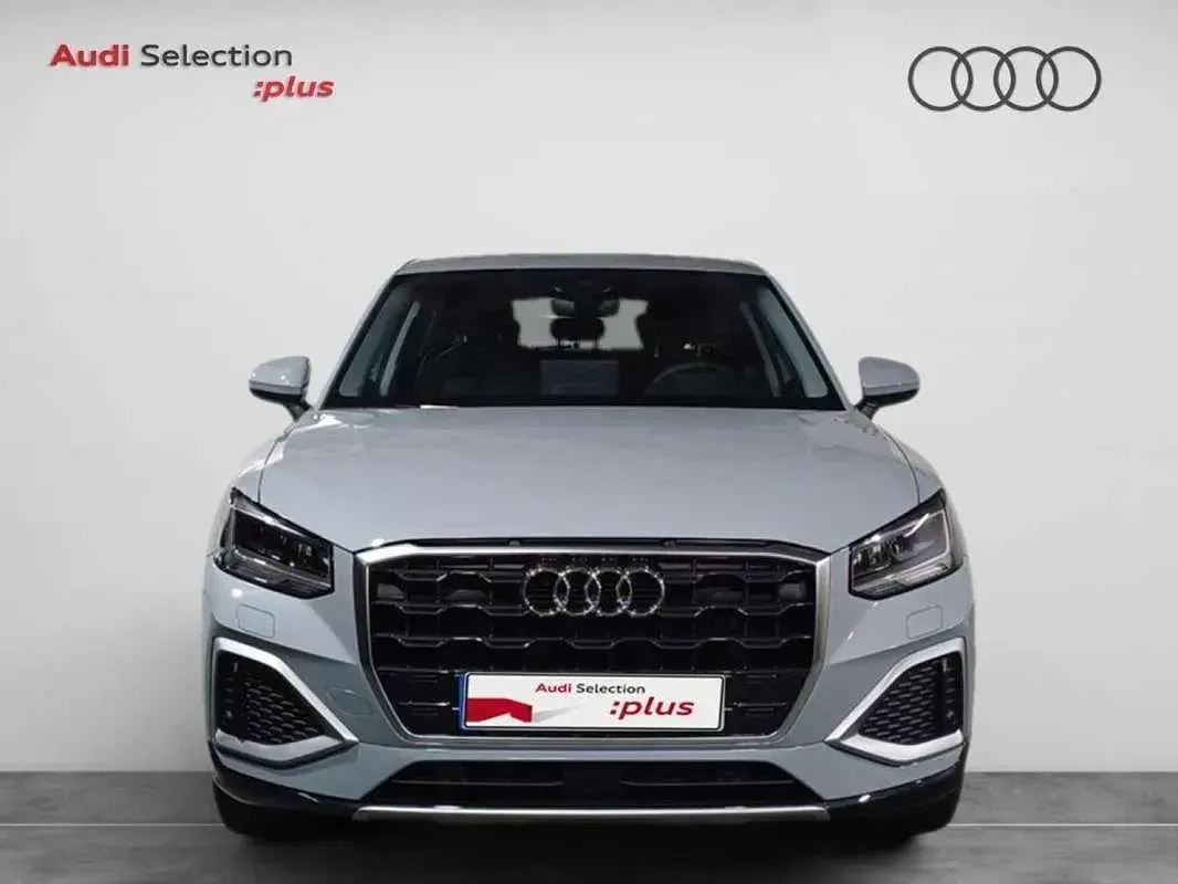 Usado Audi Q2 Advanced Plus 116 CV (85 kW) 2026 Gris SUV