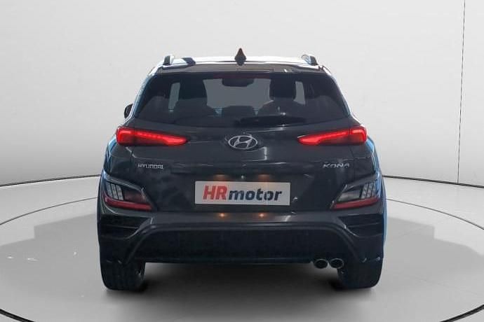 Usado Hyundai Kona 120 CV (88 kW) 2023 Gris SUV