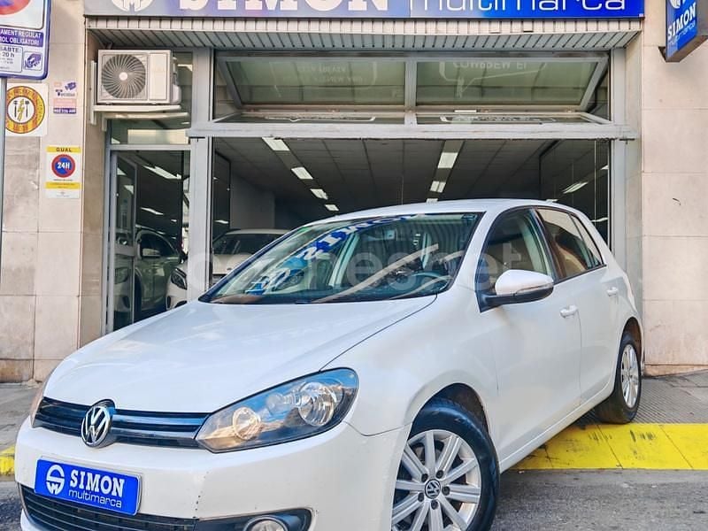Blanco Usado 2011 VW Golf Advance Berlina | 4490 € (Un poco caro) - Imagen 1/4