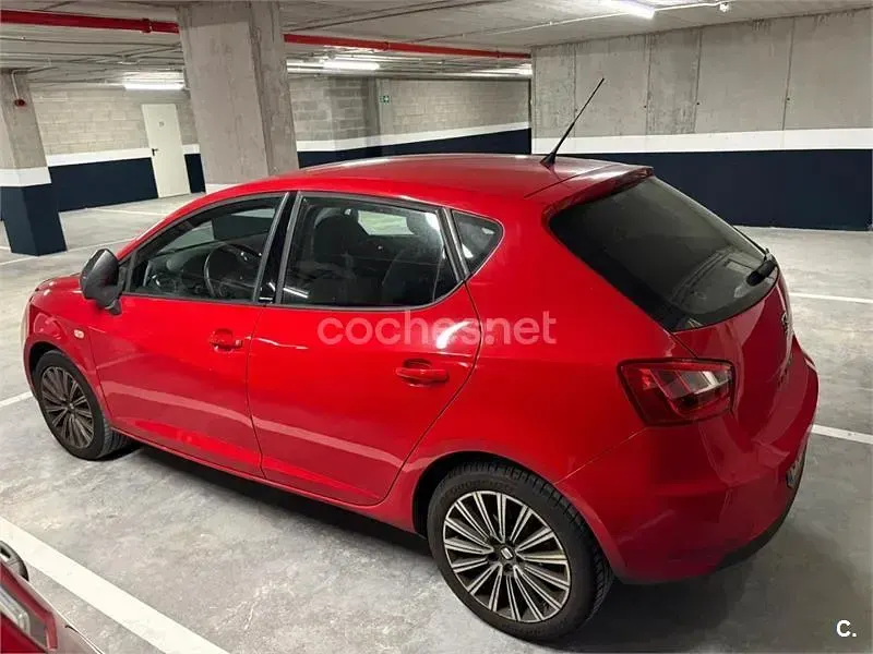 Usado Seat Ibiza CONNECT 90 CV (66 kW) 2016 Rojo Berlina